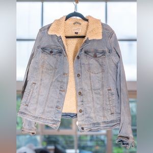 Universal Threads Shearling Sherpa Lined Jean Denim Jacket